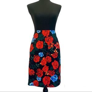 𝅺VINCE Camuto black floral rose flower pencil skirt red blue Sz 10 NWOT